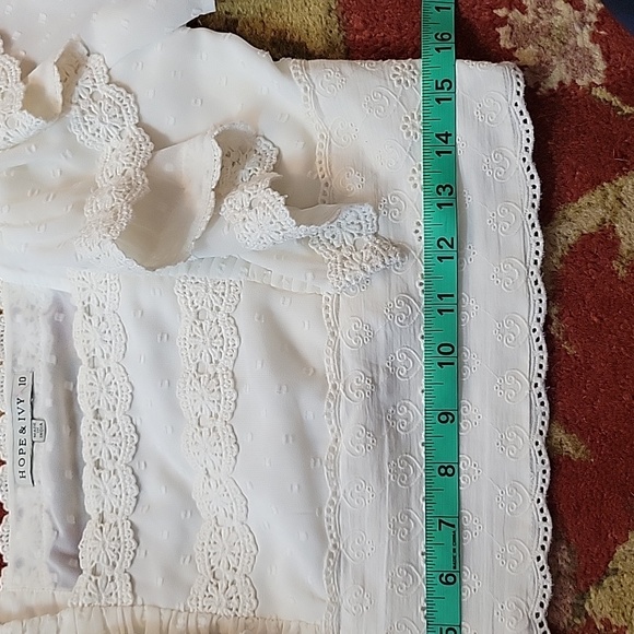 Hope & Ivy lace flutter sleeve crop top - Picture 4 of 6